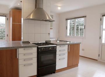 Casa · 293m² · 5 Ambientes · 1 Cochera · Venta Casa en Arguello 3 Dorm. con Pileta