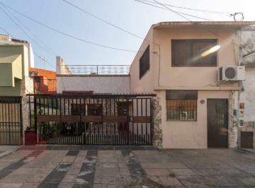 Casa · 145m² · 6 Ambientes · 2 Cocheras · Venta Casa Multifamiliar Cochera Patio y Terraza