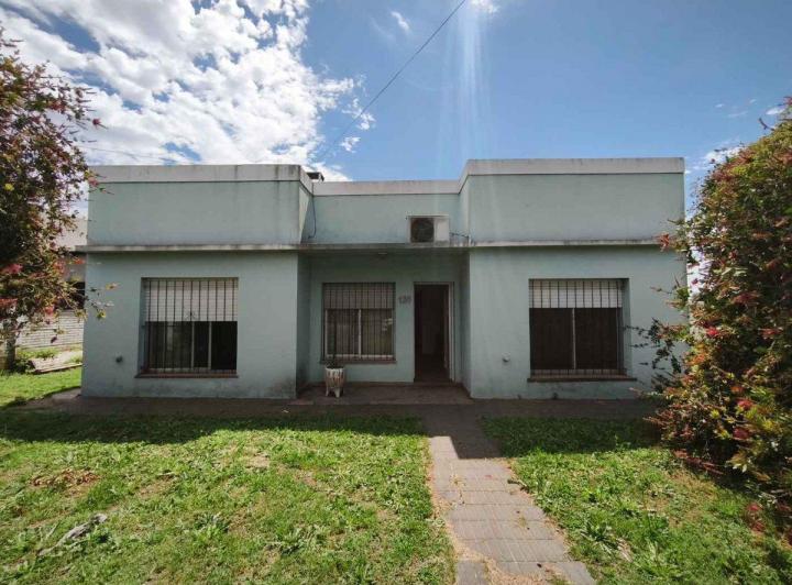 Casa · 117m² · 4 Ambientes · 2 Cocheras
