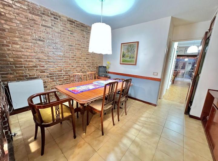 Casa · 95m² · 4 Ambientes · 2 Cocheras