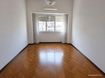 Departamento · 69m² · 3 Ambientes · Depto. 3amb. en Venta Balvanera Al Frente C/balcón