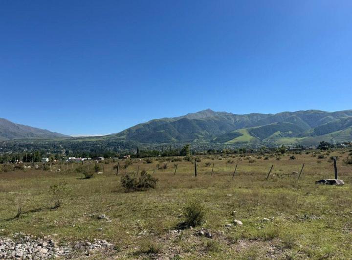 Terreno · 886m²