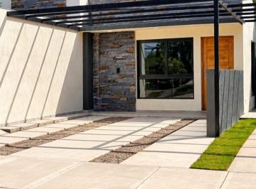 PH · 75m² · 4 Ambientes · 1 Cochera · Casa Tipo PH Vista Oliva a Estrenar Maipu