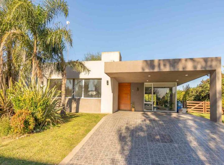 Casa · 149m² · 4 Ambientes · 2 Cocheras