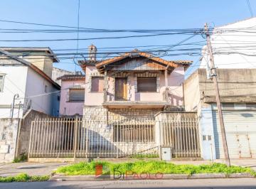 Casa · 212m² · 7 Ambientes · 2 Cocheras · Venta de Casa 5 Dorm. en Villa Bonich con Local y Cochera