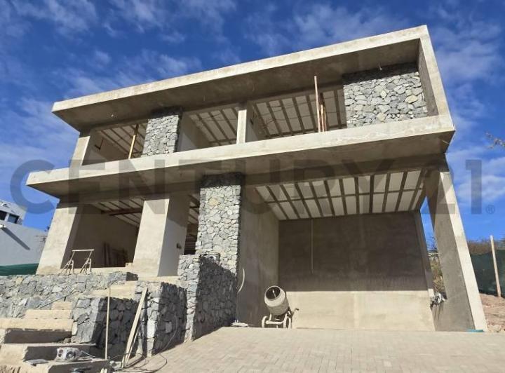 Casa · 280m² · 4 Ambientes