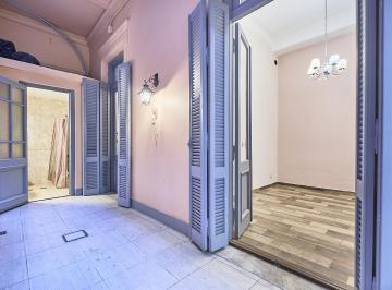 Departamento · 52m² · 3 Ambientes · Departamento de Tres Ambientes con Galería y Patio. Totalmente Refaccionado. Fácil Conectividad..