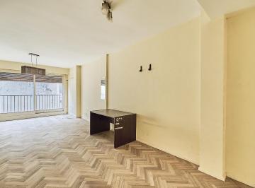 Departamento · 42m² · 1 Ambiente · Departamento Monoambiente Luminoso con Balcon Frances a Reciclar en Recoleta