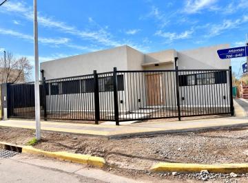 Casa · 140m² · 4 Ambientes · 1 Cochera · Venta Casa 3 Dorm. - Pileta - Rincon de Emilio, Atlantida y Noruega