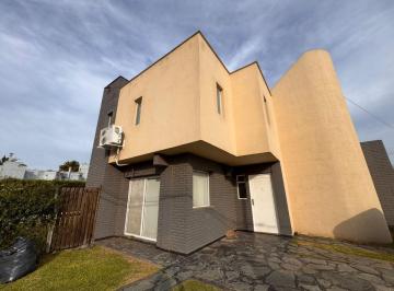 Casa de 4 ambientes, Esteban Echeverría · Casa en Venta en Venado 1