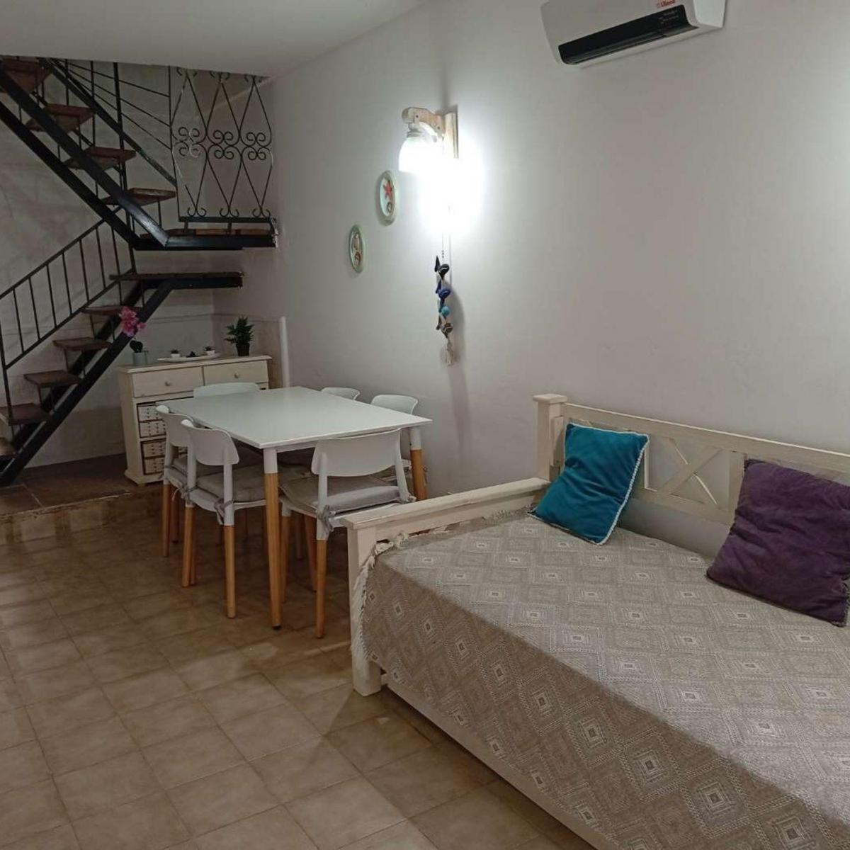 Excelente ph 2 Ambientes en Barrio Constitución | Sin Expensas | Espacio para auto