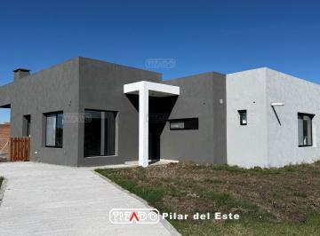 Casa · 122m² · 4 Ambientes · 1 Cochera · Casa en Venta en Santa Elisa, Pilar del Este, Pilar