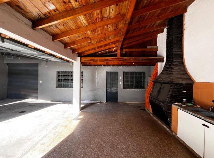 Bodega-Galpón · 115m² · 2 Ambientes · 1 Cochera