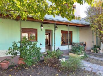 Casa · 131m² · 5 Ambientes · 1 Cochera · En Venta Casa Semicentrica Tandil