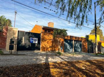 Casa · 5 Ambientes · 1 Cochera · Alquiler | Casa B° Los Perales - 3 Dorm