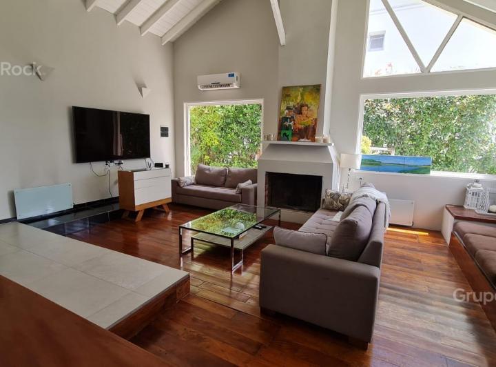 Casa · 600m² · 4 Ambientes · 2 Cocheras