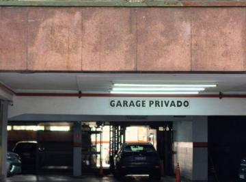 Garage , Recoleta · Cochera en Edificio de Cocheras