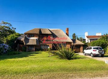 Foto1 · Hermosa Cabaña de 4 Dorm. en Venta a m de Playa Mansa, Punta del Este