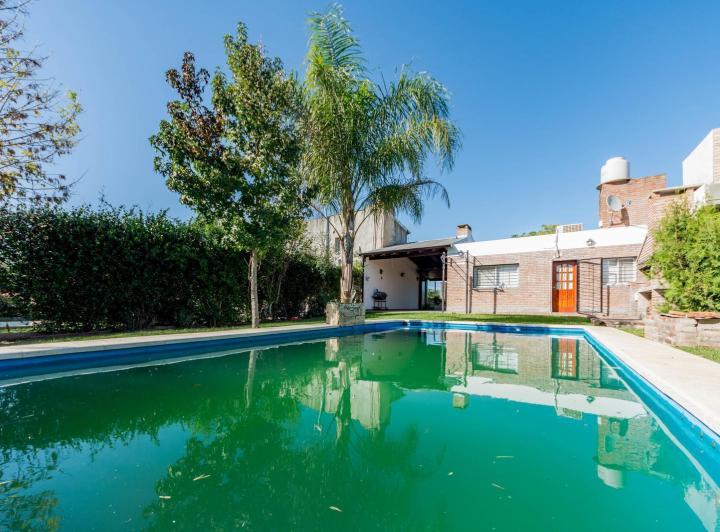 Casa · 120m² · 2 Ambientes · 2 Cocheras