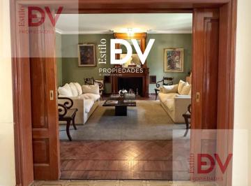 Casa · 513m² · 10 Ambientes · 1 Cochera · Casa en Venta - 6 Dorm. con Cochera - Alvarado Al 900