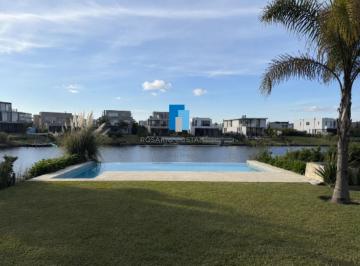 Casa · 706m² · 7 Ambientes · Casa en Los Castaños