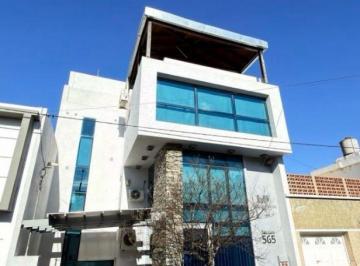 Oficina comercial · 228m² · 5 Ambientes · 1 Cochera · Edificio Comercial/ Institucional