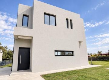 AMN-AMN-4158_2 · Casa en Venta en Santa Lucia - Pilar del Este