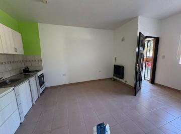 Casa · 47m² · 3 Ambientes · Alquiler Dpt 1 Dormitorio Rene Favaloro Plotttier