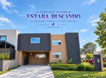 Casa · 200m² · 4 Ambientes · 2 Cocheras · Casa 4 Ambientes en Venta Patagones 963 Barrio Las Moras 2 Bosques