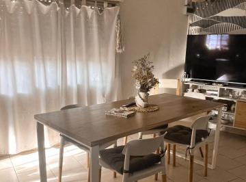 Casa · 70m² · 2 Dormitorios · 1 Cochera · Casa en Hurlingham en Alquiler Excelente Ubicación