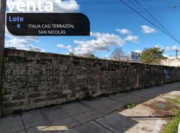 Terreno · 400m² · Excelente Lote de 400 Mt² Ubicado en Calle Italia.