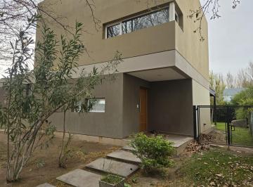 Casa · 176m² · 4 Ambientes · 1 Cochera · Venta Casa 3 Dorm. en Grand Parc