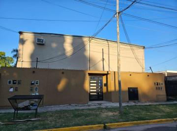 Casa · 130m² · 3 Ambientes · 1 Cochera · Venta de Casa Duplex en Monte Grande Apto Credito