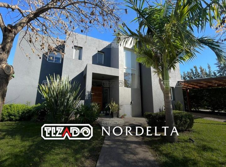 Casa · 178m² · 5 Ambientes · 4 Cocheras