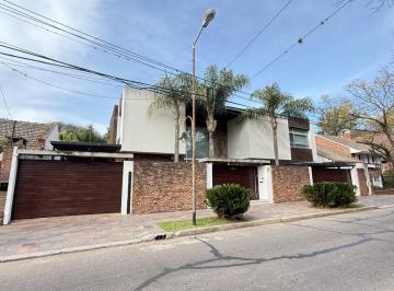 Casa · 336m² · 7 Ambientes · 4 Cocheras · Casa en Venta Y/o Alquiler en Victoria - San Fernando