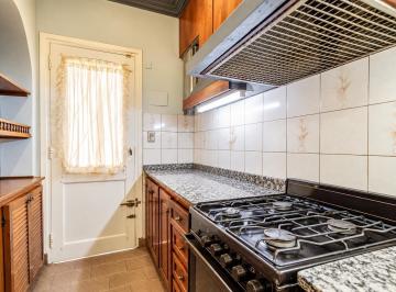 Casa · 156m² · 4 Ambientes · 2 Cocheras · Venta Casa 4 Ambientes C/ Cochera, Pileta y Quincho, Apto Credito, Banfield Oeste
