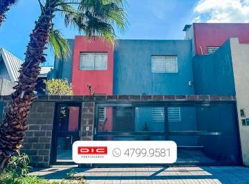 Casa · 230m² · 5 Ambientes · 2 Cocheras · Casa 3 Dorm. Alquiler - Olivos