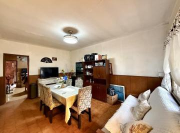 Casa · 113m² · 3 Ambientes · 1 Cochera · Venta · Casa · Dos Dorm. · Patio · Parrillero · Azcuénaga