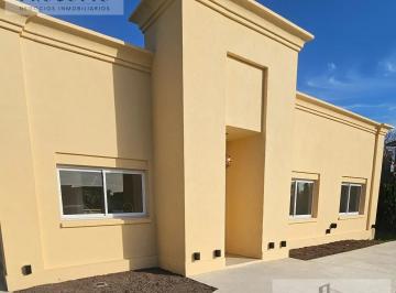 Casa · 151m² · 4 Ambientes · 2 Cocheras · Casa 4 Ambientes en Venta en El Nacional Club de Campo - General Rodríguez