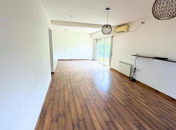 Casa · 3 Dormitorios · 1 Cochera · Casa en Bahia Blanca