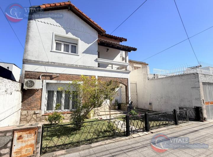 Casa · 200m² · 4 Ambientes · 1 Cochera