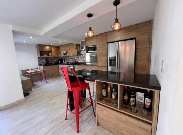 Casa · 140m² · 4 Ambientes · 1 Cochera · Venta Casa de Dos Pisos 4 Amb en Luzuriaga