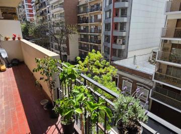 Departamento de 3 ambientes, Recoleta · Tres Ambientes con Dependencia en Barrio Norte! Al Frente con Balcon Corrido!