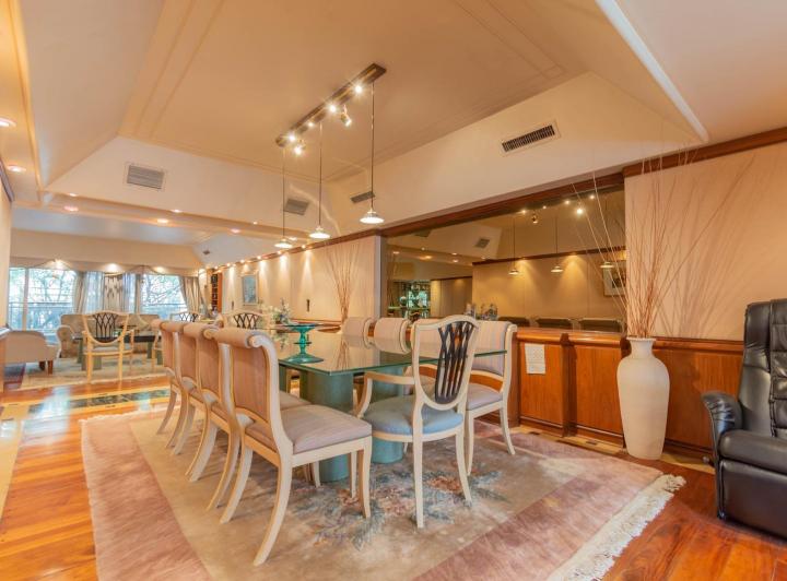 Departamento · 252m² · 5 Ambientes · 2 Cocheras