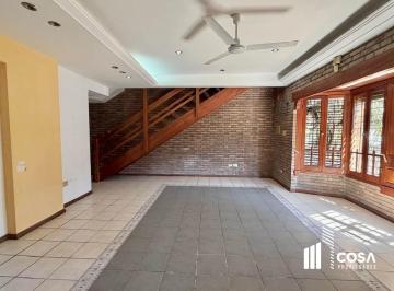Casa · 178m² · 6 Ambientes · 1 Cochera · Venta Casa 3 Dorm. con Jardín de Pequeñas Dimensiones Cerca del Río Alberdi Rosario