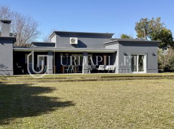 Casa · 150m² · 5 Ambientes · 3 Cocheras · Casa en Estancias del Pilar