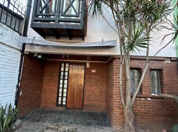 PH · 183m² · 4 Ambientes · 1 Cochera · PH en Don Bosco Venta