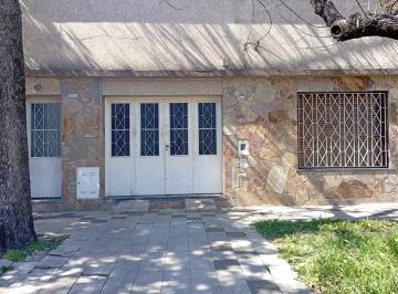 Casa · 144m² · 4 Ambientes · 1 Cochera · Venta - Casa 2 Dorm. Cochera y Patio en Barrio Belgrano