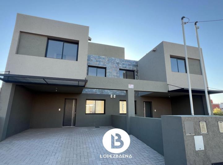 Casa · 116m² · 5 Ambientes · 2 Cocheras