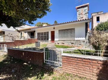 Casa · 172m² · 3 Ambientes · 1 Cochera · Casa a La Venta en La Falda